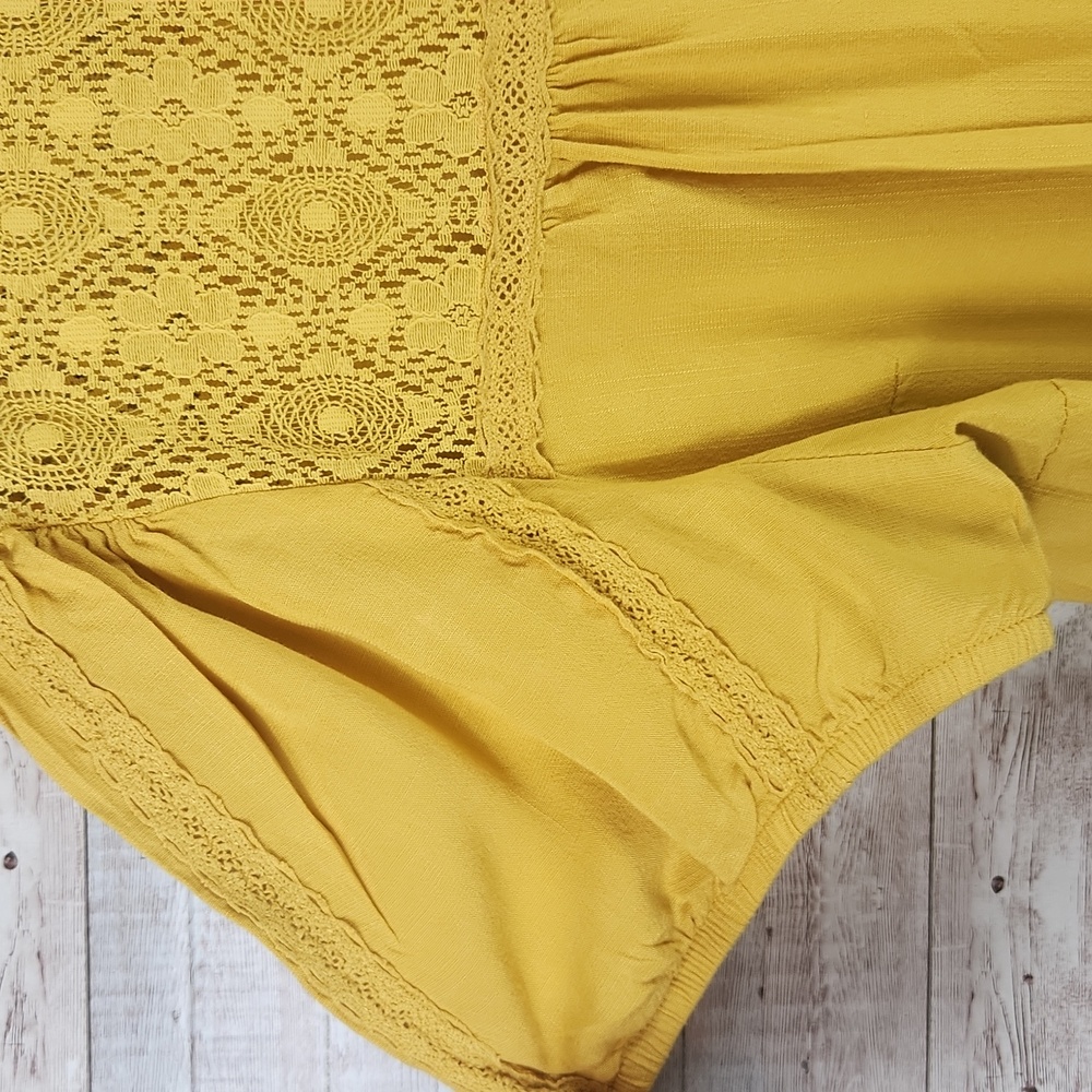 Torrid, Women's Maze Yellow Lace, Elastic Short Sleeves, Button Down, SZ 2 - Picture 8 of 10